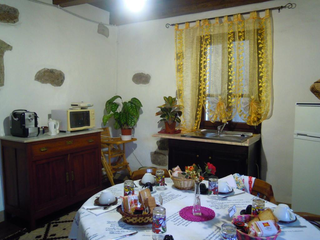 Casa Castori Bed and Breakfast Macomer Exteriör bild