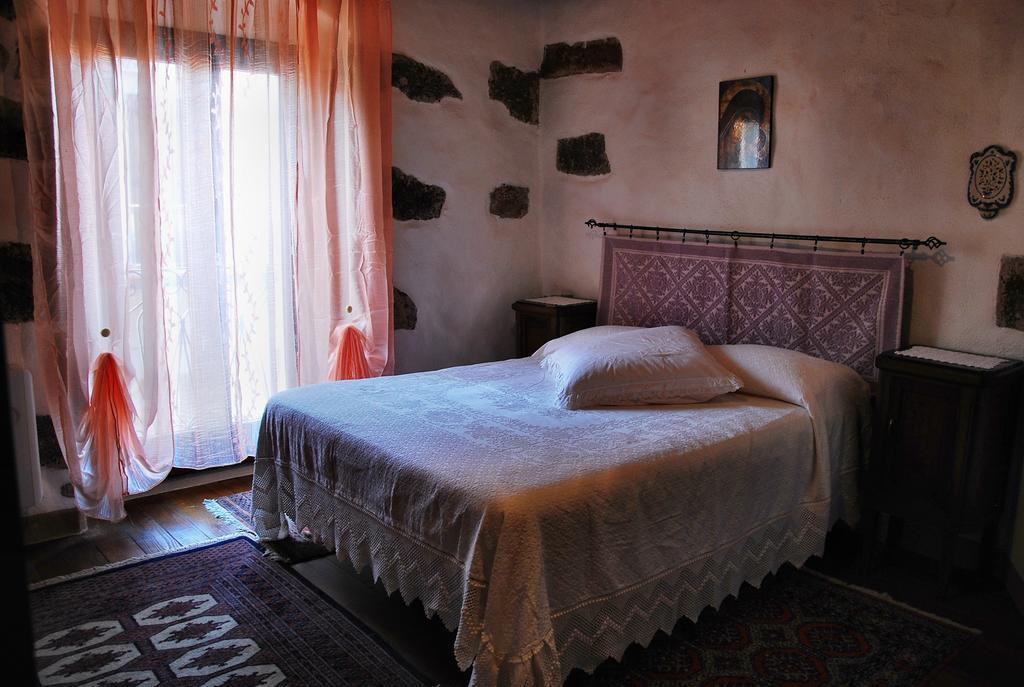 Casa Castori Bed and Breakfast Macomer Exteriör bild